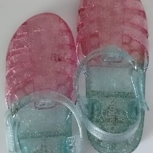 OshKosh Plastic/rubber Size-11M Sandals for Toddlers/little girl